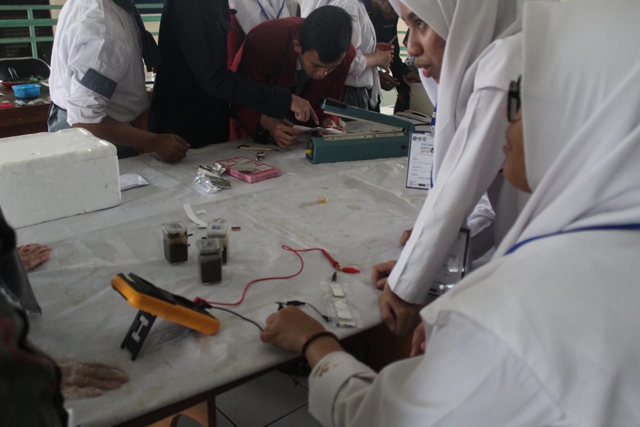 Keseruan Peserta Physics Expo 2019