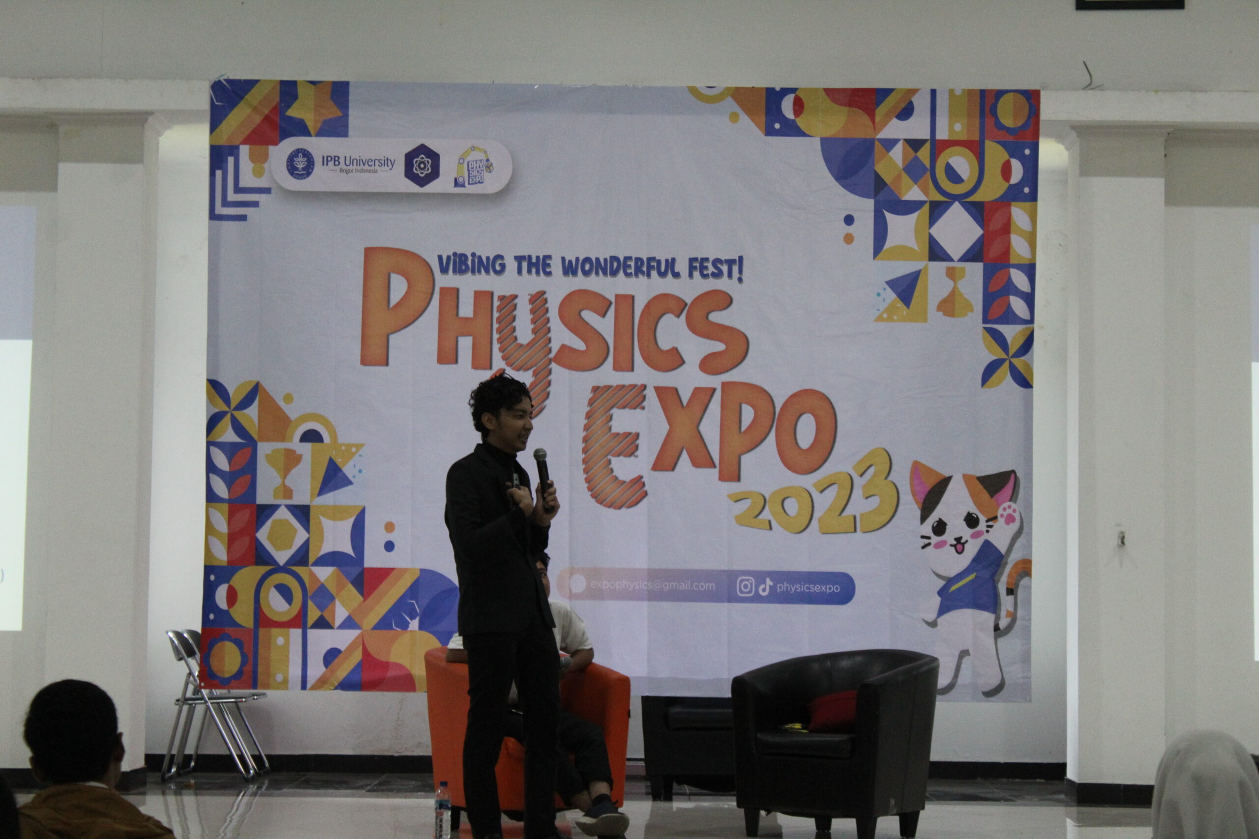 Physics Xplore dengan narasumberMohamad Herlin Idris, M.Sc,